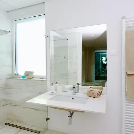 Дом отдыха Miya - Clever Details, Walking Distance From The Marina, Restaurants, Bakeries And Supermarkets,, Free Wifi, Pool (adults Only)