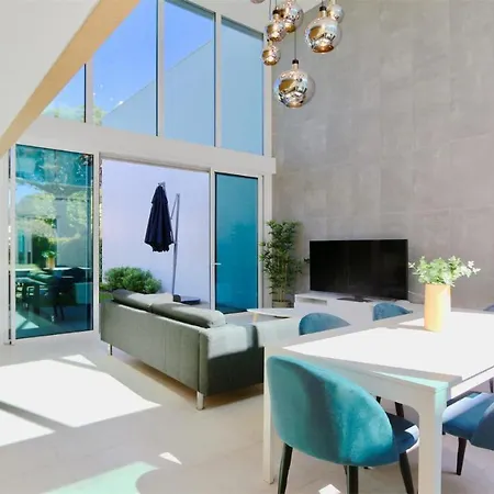 Miya: Marina-adjacent Retreat With Pool And Clever Details * Vilamoura