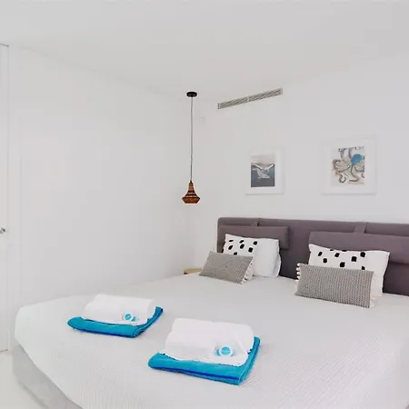 Holiday home Miya: Marina-adjacent Retreat With Pool And Clever Details *